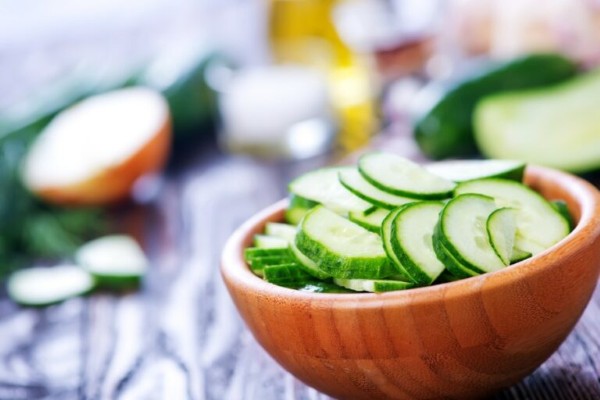 Dưa chuột cũng là một nguyên liệu hỗ trợ điều trị da dầu vĩnh viễn hiệu quả