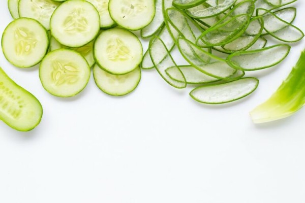 Cách trị thâm mắt bằng dưa leo và nha đam