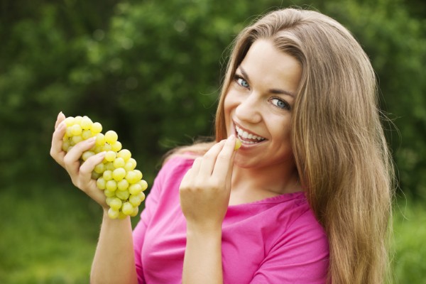 Ăn nho có nổi mụn không?