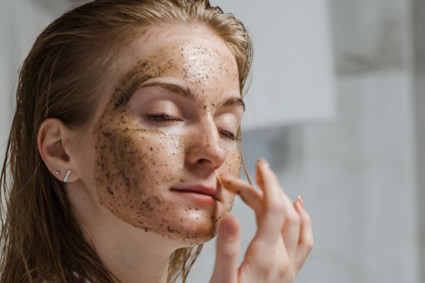 Hướng dẫn cách làm mặt nạ rong biển trị nám tại nhà kết hợp với đường nâu và dầu dừa