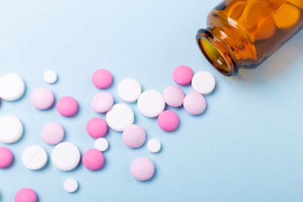 Sử dụng thuốc kháng histamin để cải thiện tình trạng đầu ngón chân bị khô nứt