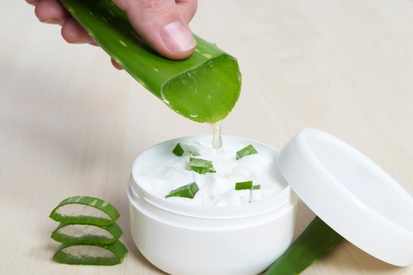 Nha đam là một trong những nguyên liệu làm sáng và mịn vùng da ở mắt cá chân