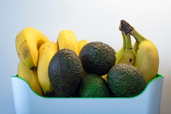 Cách trị nứt gót chân tại nhà với bơ và chuối