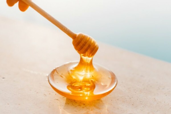 Cách trị nứt chân với mật ong tại nhà