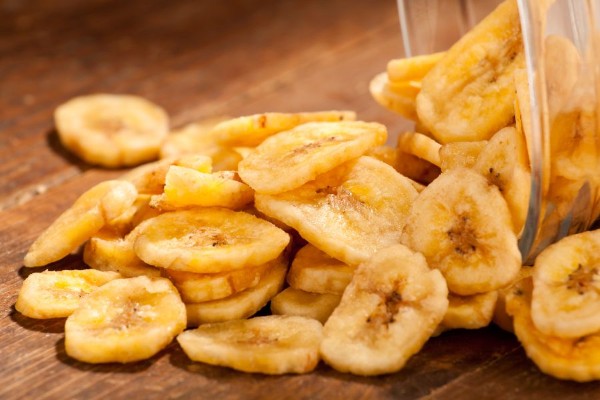 Ăn chuối sấy có nổi mụn không?