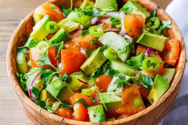 Salad bơ và xà lách giúp no lâu