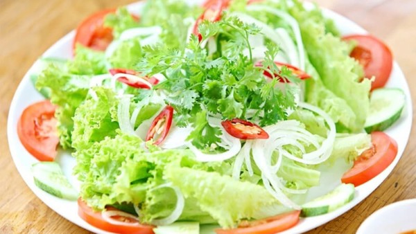 Salad rau xanh trộn dầu giấm – món ăn nhẹ tiện lợi, tốt cho vóc dáng