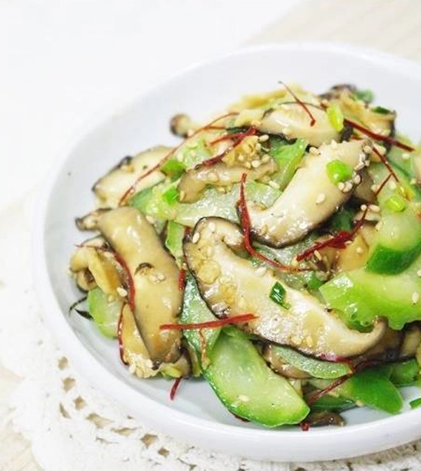 Dưa chuột xào nấm – Món chay thanh đạm, đốt mỡ hiệu quả