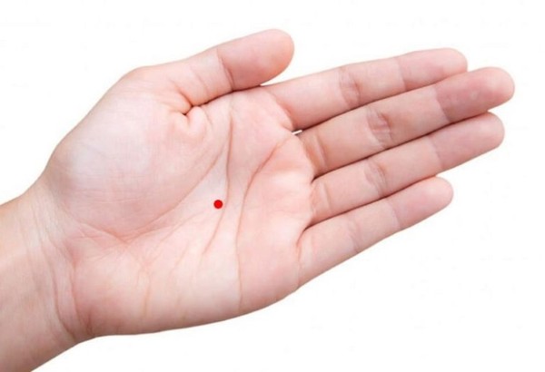 Ý nghĩa nốt ruồi son trong lòng bàn tay