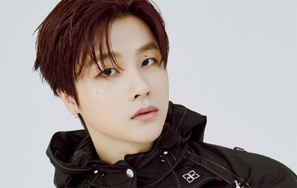 Nốt ruồi trên mí mắt trái Nốt ruồi trên mí mắt trái