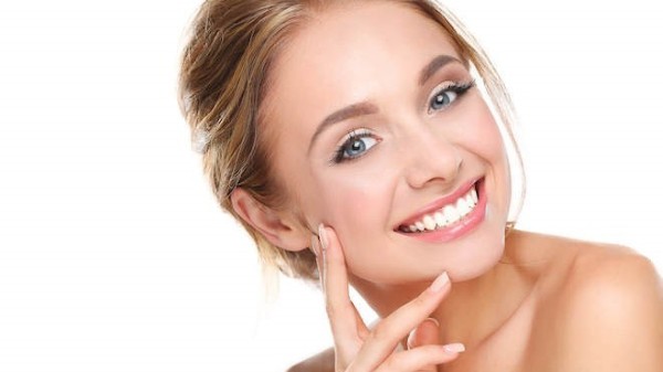 Rãnh cười duyên hay “khuyết điểm”? Có nên can thiệp xóa bỏ?