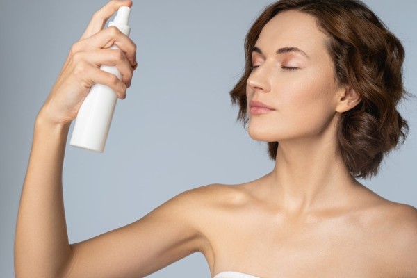Nước xịt khoáng có tác dụng gì? Tăng cường hiệu quả dưỡng da