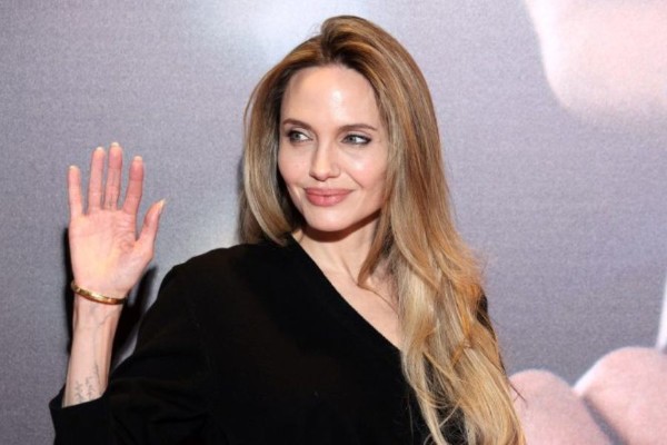 Ý nghĩa xương lông mày nhô cao ở nữ giới