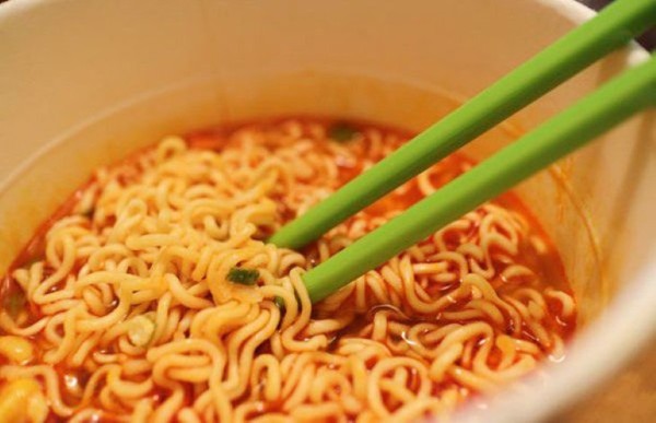 Ăn mì Hảo Hảo không đúng cách rất dễ dẫn đến tình trạng tăng cân