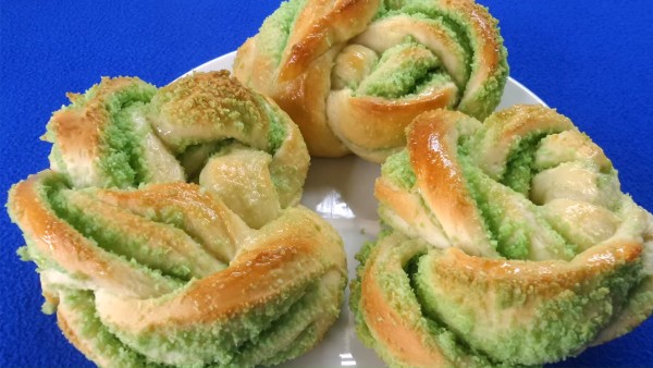 Bánh mì ngọt bao nhiêu calo? Cách ăn bánh ngon mà vẫn giữ dáng