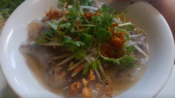 Làm bánh bột lọc trần