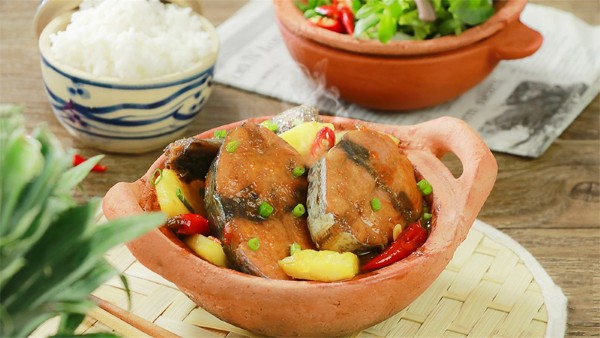 Cá kho bao nhiêu calo? Thông tin dinh dưỡng cho mỗi khẩu phần