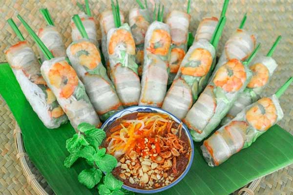 Lượng calo trong gỏi cuốn tôm thịt 