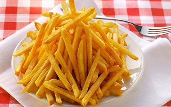 Khoai tây chiên chứa nhiều chất béo và dầu mỡ