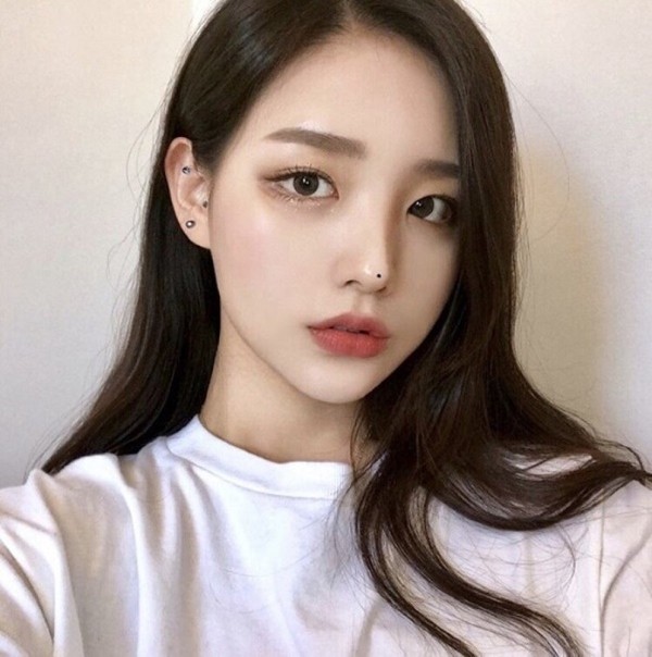 Luận giải chi tiết ý nghĩa nốt ruồi sống mũi theo vị trí 