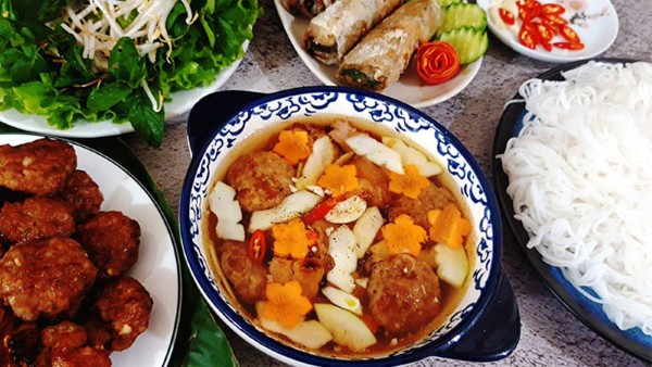Bún chả bao nhiêu calo?