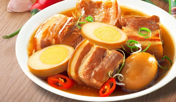 Thịt kho tàu bao nhiêu calo?