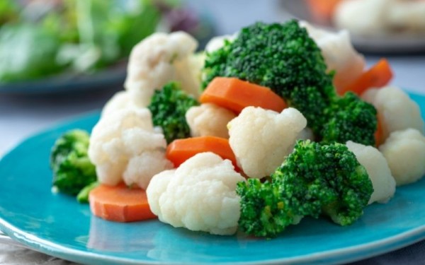 Kết hợp rau củ và thực phẩm giàu chất xơ