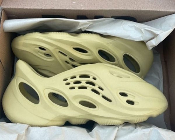 Giày thể thao Adidas Yeezy Foam Runner