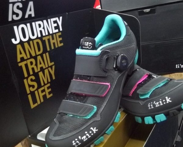 Giày xe đạp địa hình Fizik